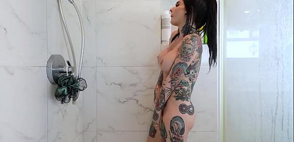 trendsStepmom with amazing big tits Joanna Angel and hot tattooes sucking dick after shower